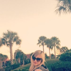 Meet your Posher, Vikki